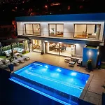 Le Maison Deluxe Madeira - Where Peace Is Breathed And Luxury Is Felt!