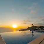 Le Maison Deluxe Madeira - Where Peace Is Breathed And Luxury Is Felt! *