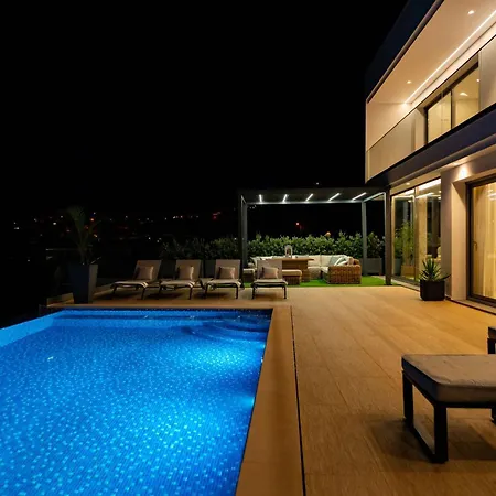 Le Maison Deluxe Madeira - Where Peace Is Breathed And Luxury Is Felt!