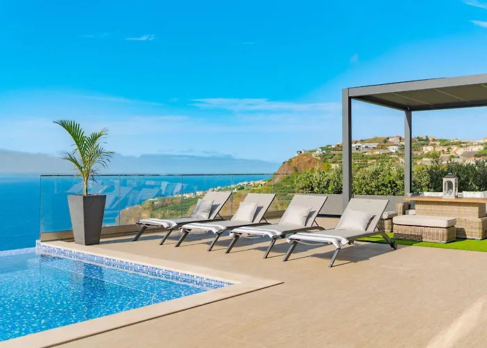 Le Maison Deluxe Madeira - Where Peace Is Breathed And Luxury Is Felt! Villa Ribeira Brava