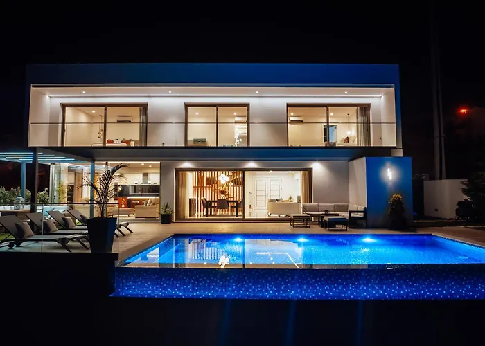 Le Maison Deluxe Madeira - Where Peace Is Breathed And Luxury Is Felt! 里贝拉布拉瓦