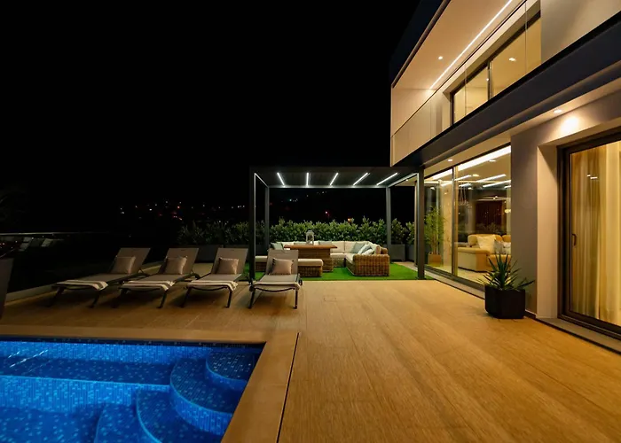 Le Maison Deluxe Madeira - Where Peace Is Breathed And Luxury Is Felt! 里贝拉布拉瓦