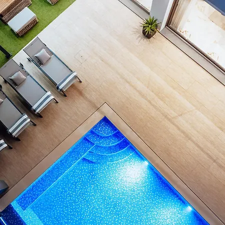 Le Maison Deluxe Madeira - Where Peace Is Breathed And Luxury Is Felt! Willa