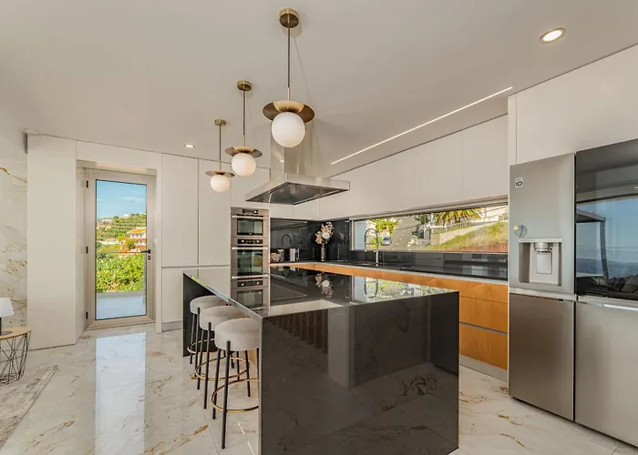 Villa Le Maison Deluxe Madeira - Where Peace Is Breathed And Luxury Is Felt!