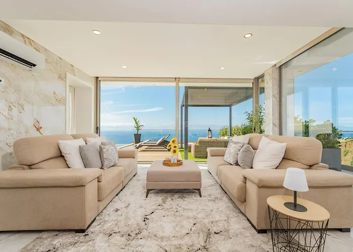 빌라 Le Maison Deluxe Madeira - Where Peace Is Breathed And Luxury Is Felt! 리베이라브라바