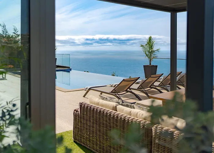 Le Maison Deluxe Madeira - Where Peace Is Breathed And Luxury Is Felt! *