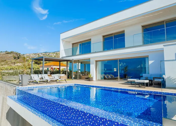 Willa Le Maison Deluxe Madeira - Where Peace Is Breathed And Luxury Is Felt!