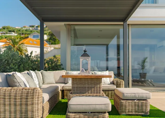 Le Maison Deluxe Madeira - Where Peace Is Breathed And Luxury Is Felt! *