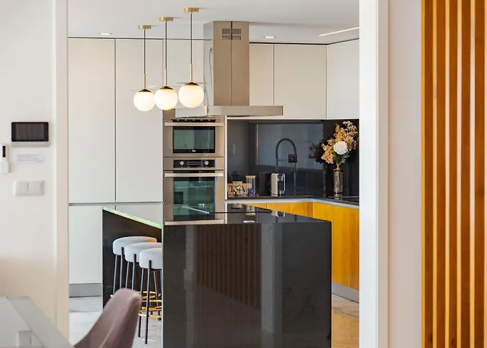 Le Maison Deluxe Madeira - Where Peace Is Breathed And Luxury Is Felt! 리베이라브라바