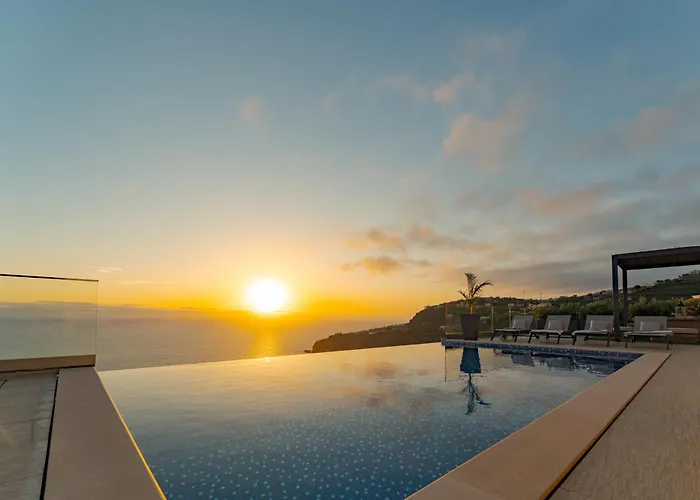 Le Maison Deluxe Madeira - Where Peace Is Breathed And Luxury Is Felt! *