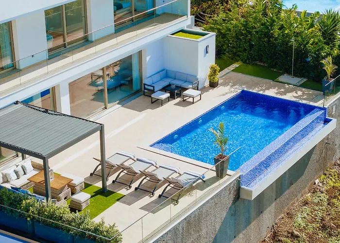 Le Maison Deluxe Madeira - Where Peace Is Breathed And Luxury Is Felt! *