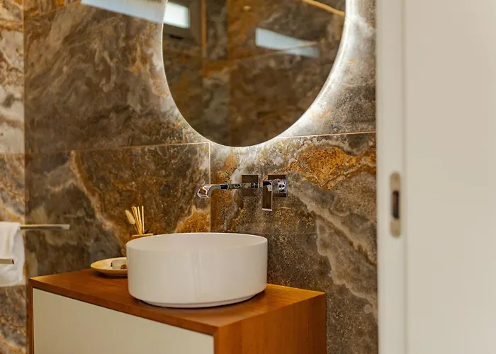 Le Maison Deluxe Madeira - Where Peace Is Breathed And Luxury Is Felt! * 리베이라브라바